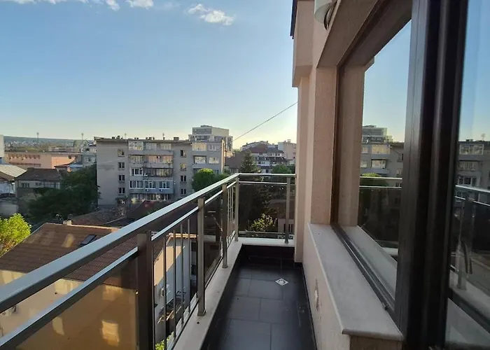 Cozy Corner In - Free Parking Апартаменты Варна