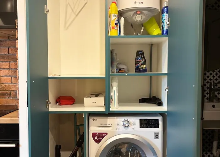 Апартаменты Cozy Corner In - Free Parking *